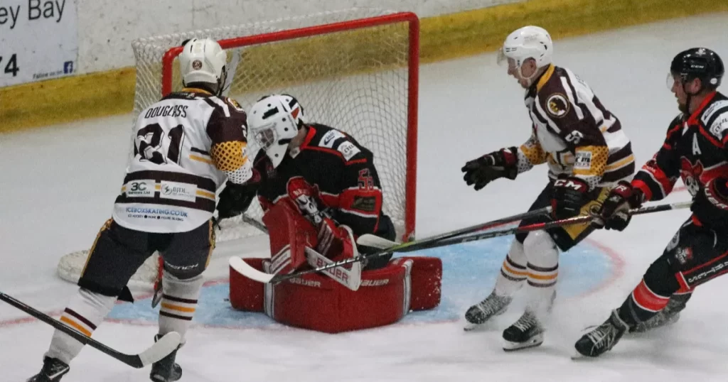 Warriors claim the treasure as Pirates fall short